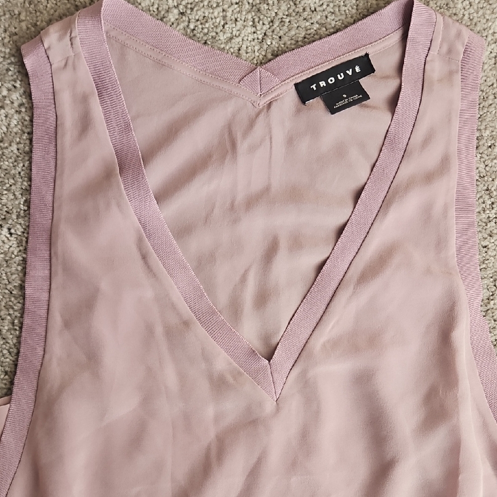 Women's Lavender V-Neck Top
